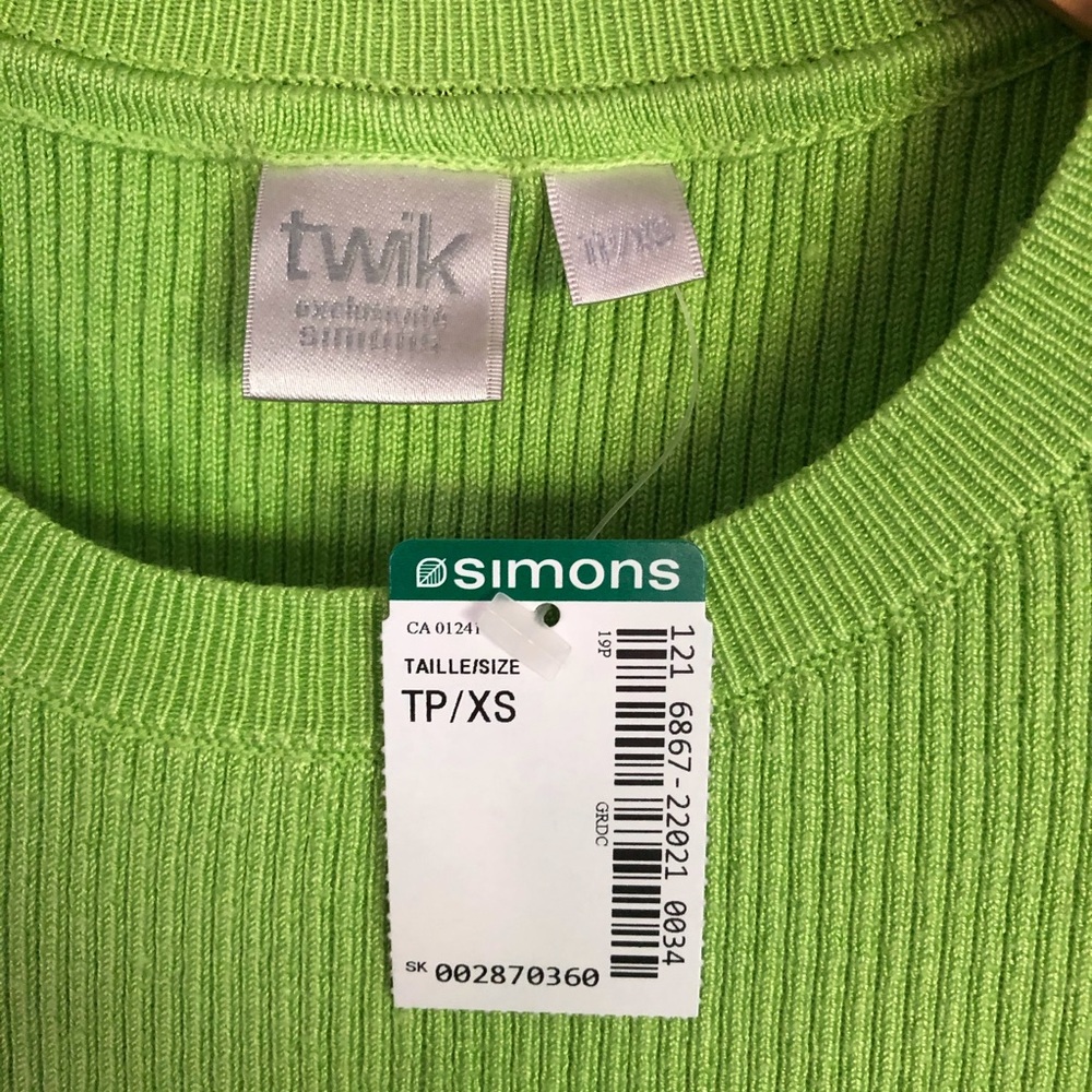 NWT Simons lime green ribbed short sleeves t-shirt - Picture 2 of 3
